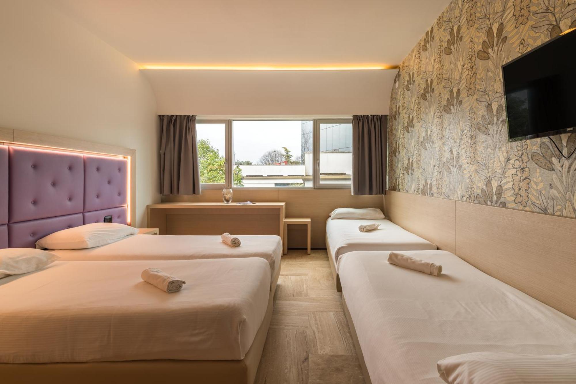 Standard Quadruple Room,1697790701:JPEG